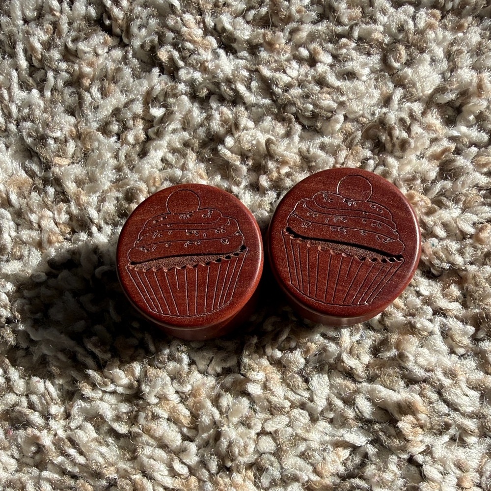 Brown Cupcake etched plugs